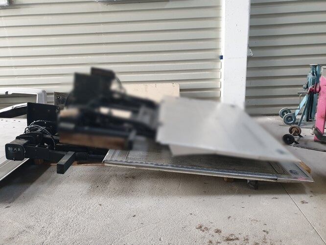 Baer Cargolift Ladebordwand Baer Cargolift Ladebordwand 2t BÄR Typ BC2000S4 - Emelőhátfal: 4 kép. Baer Cargolift Ladebordwand Baer Cargolift Ladebordwand 2t BÄR Typ BC2000S4 - Emelőhátfal: 4 kép.