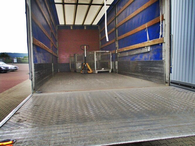 DAF DAF AE 45.150 LF Plane Spriegel LBW DAF AE 45.150 LF 4x2, Plane Spriegel LBW - Ponyvás teherautó: 4 kép. DAF DAF AE 45.150 LF Plane Spriegel LBW DAF AE 45.150 LF 4x2, Plane Spriegel LBW - Ponyvás teherautó: 4 kép.