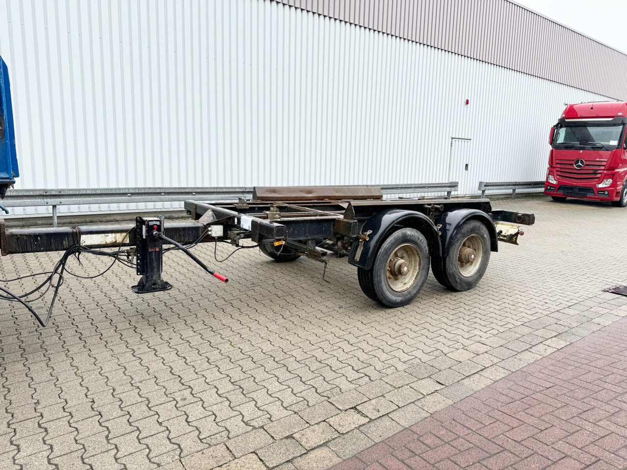 EACA 135.20 T FUCHS EACA 135.20 T, Absetzanhänger für 1 Mulde - Multiliftes/ Konténerszállító pótkocsi: 1 kép. EACA 135.20 T FUCHS EACA 135.20 T, Absetzanhänger für 1 Mulde - Multiliftes/ Konténerszállító pótkocsi: 1 kép.