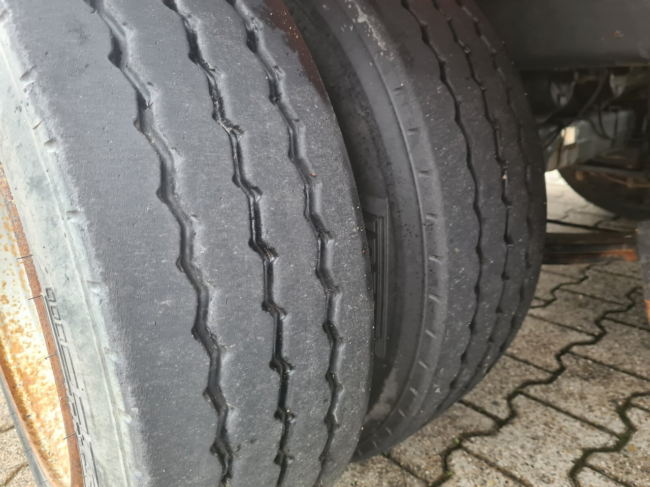 ETK-TA ETK-TA, hydr. Auffahrrampen - Gépszállító utánfutó: 5 kép. ETK-TA ETK-TA, hydr. Auffahrrampen - Gépszállító utánfutó: 5 kép.