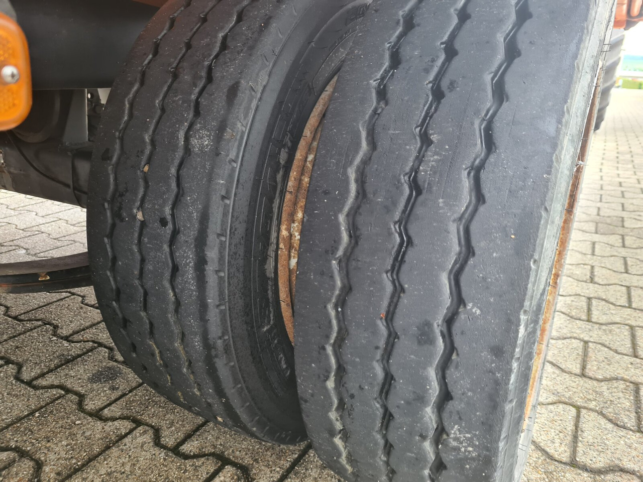 ETK-TA ETK-TA, hydr. Auffahrrampen - Platós pótkocsi: 2 kép. ETK-TA ETK-TA, hydr. Auffahrrampen - Platós pótkocsi: 2 kép.