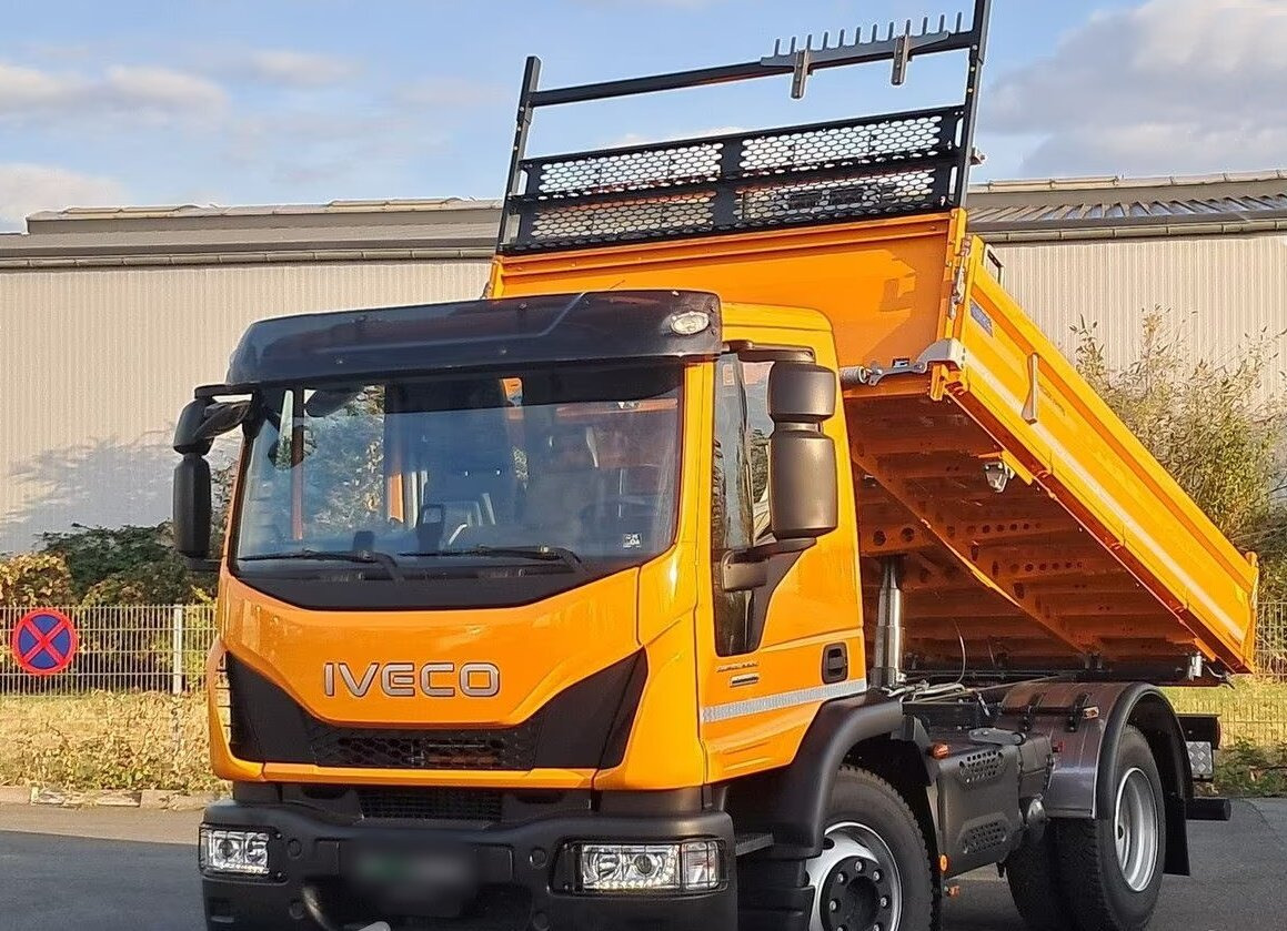 Euro Cargo 120E28 4x2 Euro Cargo 120E28 4x2 - Billenőplatós teherautó: 1 kép. Euro Cargo 120E28 4x2 Euro Cargo 120E28 4x2 - Billenőplatós teherautó: 1 kép.