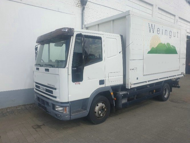 Euro Cargo ML 75E14 4x2 Euro Cargo ML 75E14 4x2 Getränkekoffer, 6-Zylinder-Motor - Dobozos felépítményű teherautó: 1 kép. Euro Cargo ML 75E14 4x2 Euro Cargo ML 75E14 4x2 Getränkekoffer, 6-Zylinder-Motor - Dobozos felépítményű teherautó: 1 kép.