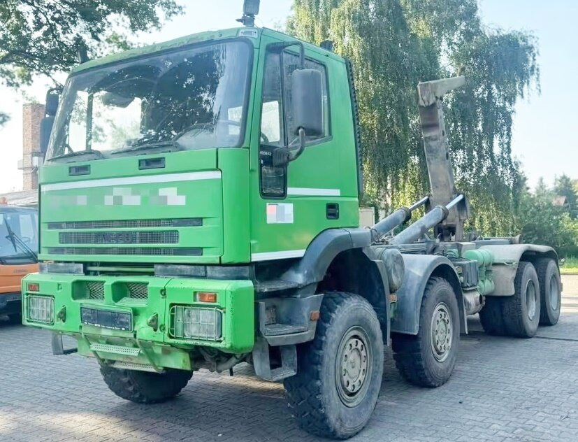 Euro Tech 410EH42 8x8 Euro Tech 410EH42 8x8, Abrollkipper - Horgos rakodó teherautó: 4 kép. Euro Tech 410EH42 8x8 Euro Tech 410EH42 8x8, Abrollkipper - Horgos rakodó teherautó: 4 kép.