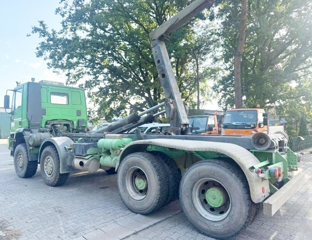Euro Tech 410EH42 8x8 Euro Tech 410EH42 8x8, Abrollkipper - Horgos rakodó teherautó: 5 kép. Euro Tech 410EH42 8x8 Euro Tech 410EH42 8x8, Abrollkipper - Horgos rakodó teherautó: 5 kép.
