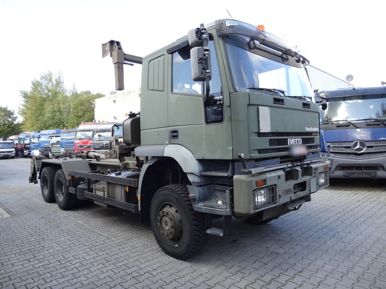 EuroTrakker 260E44W 6X6 EuroTrakker 260E44W 6X6, Retarder, ADR - Horgos rakodó teherautó: 2 kép. EuroTrakker 260E44W 6X6 EuroTrakker 260E44W 6X6, Retarder, ADR - Horgos rakodó teherautó: 2 kép.