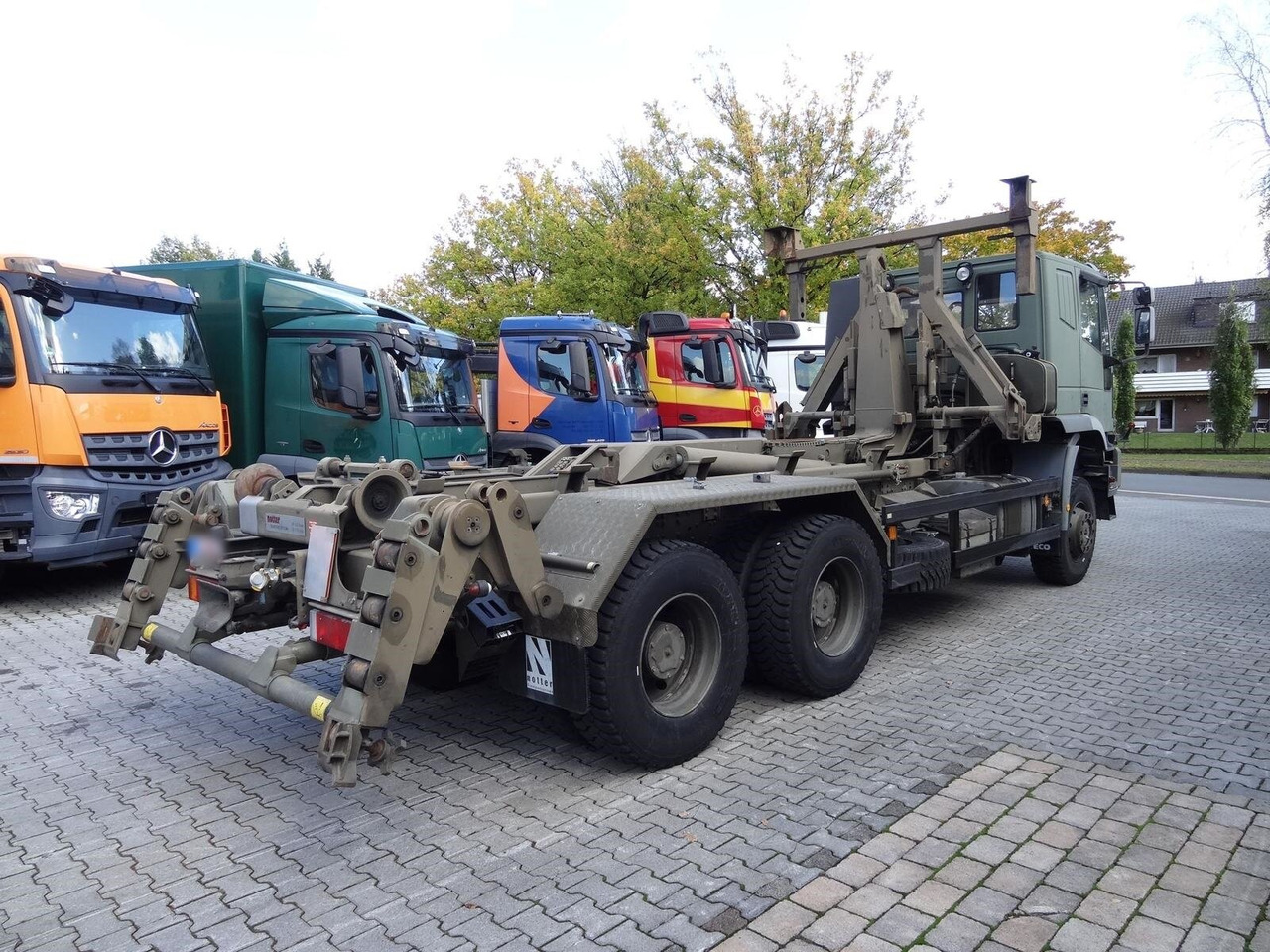 EuroTrakker 260E44W 6X6 EuroTrakker 260E44W 6X6, Retarder, ADR - Horgos rakodó teherautó: 4 kép. EuroTrakker 260E44W 6X6 EuroTrakker 260E44W 6X6, Retarder, ADR - Horgos rakodó teherautó: 4 kép.