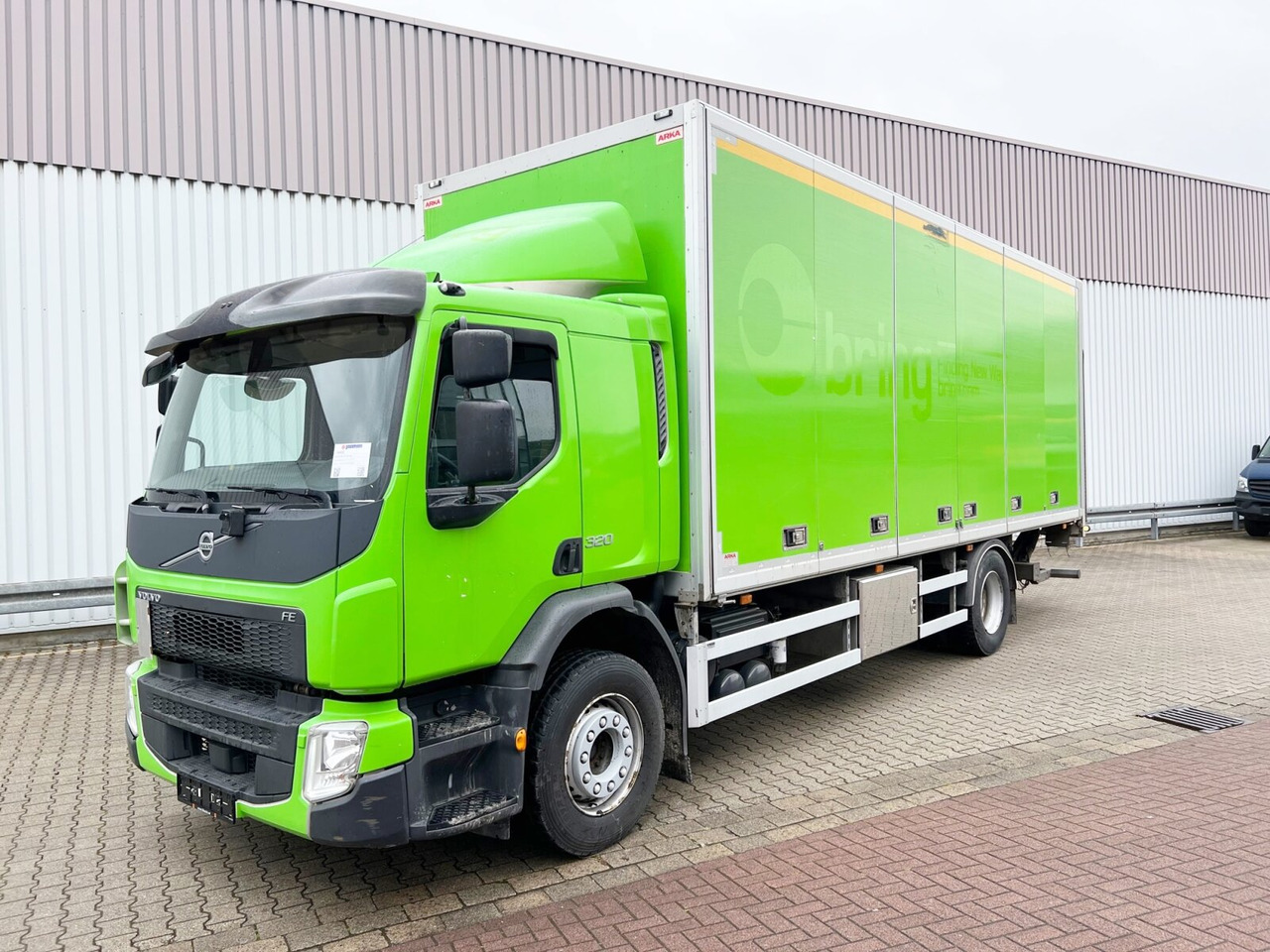 FE 320 4x2 FE 320 4x2 mit Zepro LBW - Dobozos felépítményű teherautó: 1 kép. FE 320 4x2 FE 320 4x2 mit Zepro LBW - Dobozos felépítményű teherautó: 1 kép.