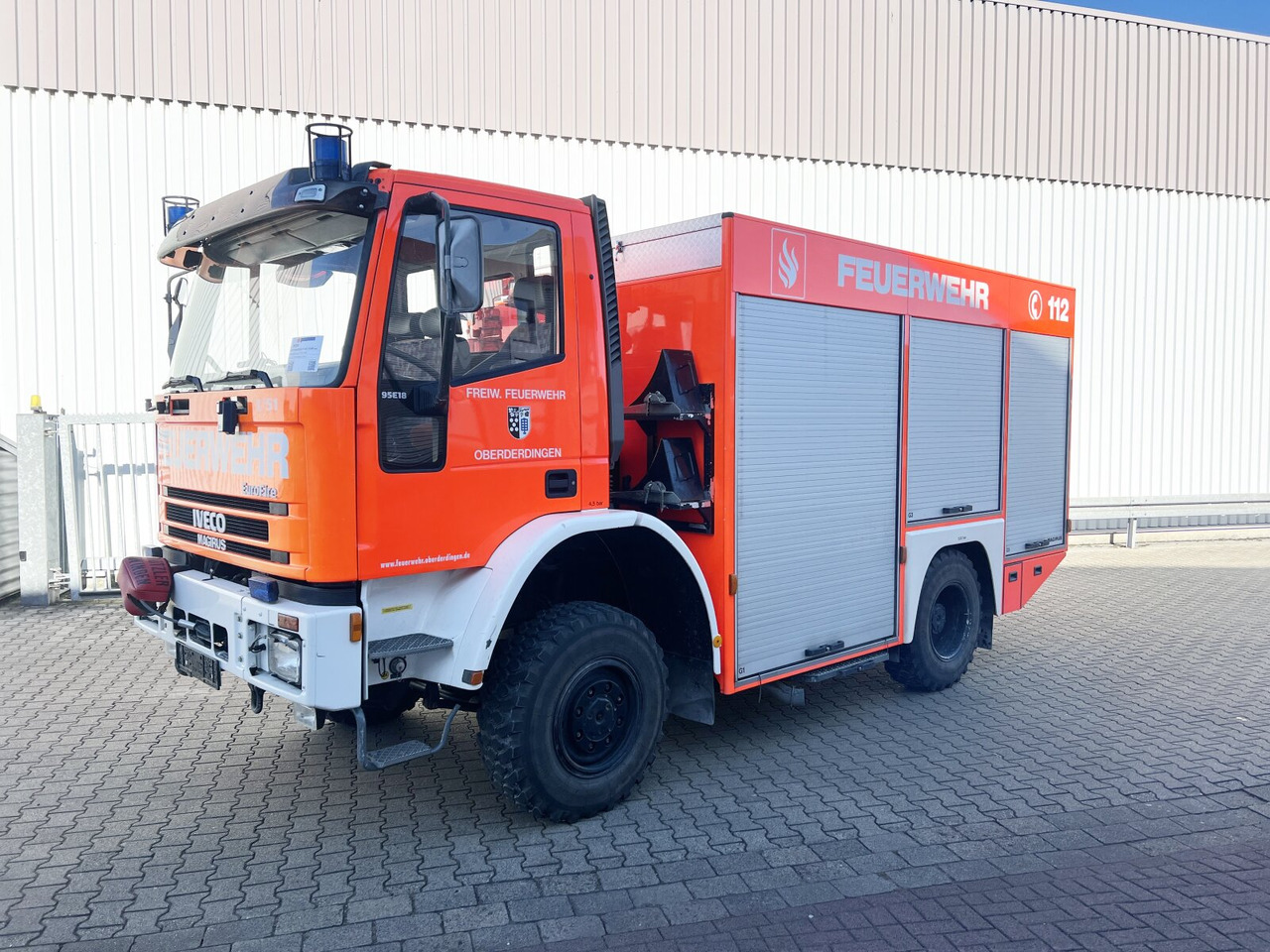 FF 95 E 18 WR 4x4 FF 95 E 18 WR 4x4, RW1, EuroFire - Mentőautó: 1 kép. FF 95 E 18 WR 4x4 FF 95 E 18 WR 4x4, RW1, EuroFire - Mentőautó: 1 kép.
