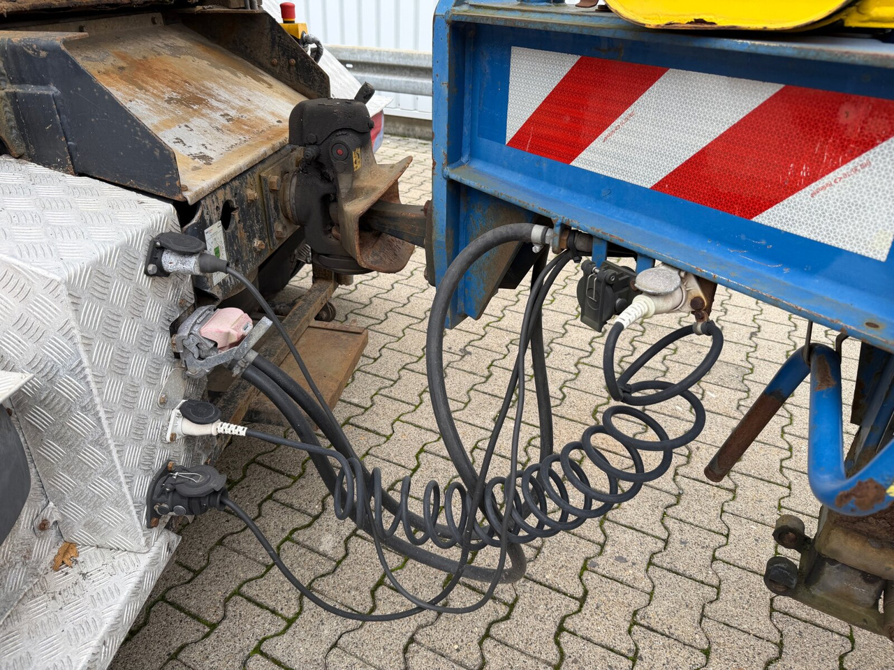 Faehndrich AG TKS-Z13 Asphaltkocher Faehndrich AG TKS-Z13 Asphaltkocher - Bitumenszóró: 4 kép. Faehndrich AG TKS-Z13 Asphaltkocher Faehndrich AG TKS-Z13 Asphaltkocher - Bitumenszóró: 4 kép.