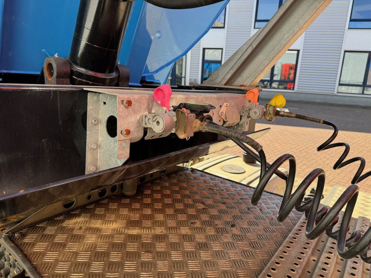 Euro ATM 27 Euro ATM 27, HARDOX Stahlmulde ca. 27m³, Liftachse - Félpótkocsi: 3 kép. Euro ATM 27 Euro ATM 27, HARDOX Stahlmulde ca. 27m³, Liftachse - Félpótkocsi: 3 kép.
