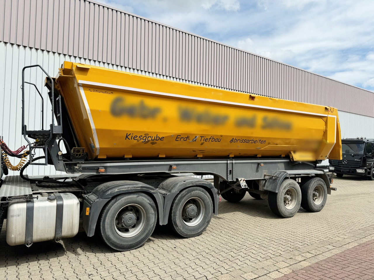 Kempf SKM 32/2 SKM 32/2, Alumulde ca. 27m³ - Félpótkocsi: 4 kép. Kempf SKM 32/2 SKM 32/2, Alumulde ca. 27m³ - Félpótkocsi: 4 kép.