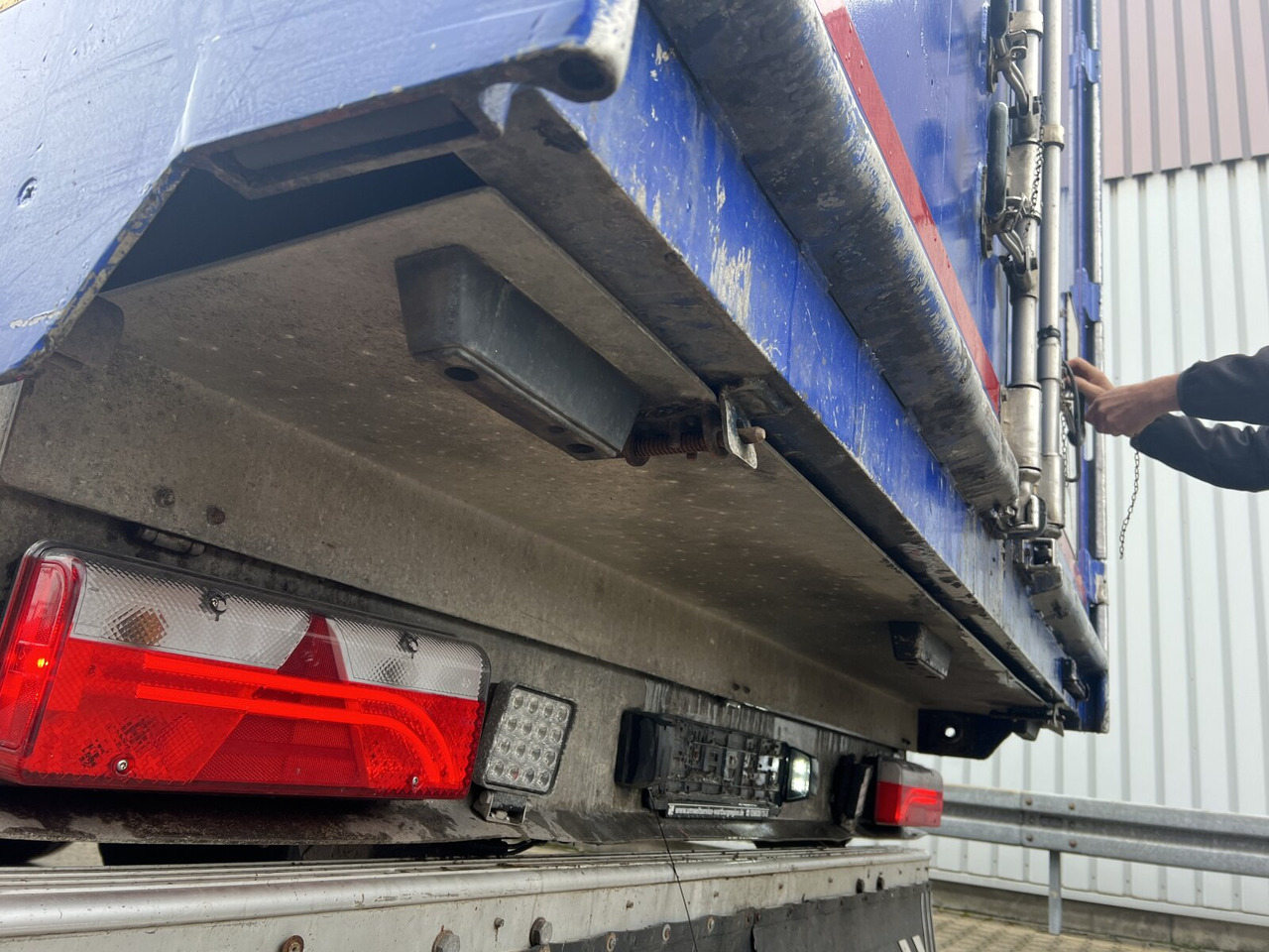 Kraker CF 200 Kraker CF 200 Schubbodenauflieger, ca. 92m³ - Félpótkocsi: 5 kép. Kraker CF 200 Kraker CF 200 Schubbodenauflieger, ca. 92m³ - Félpótkocsi: 5 kép.