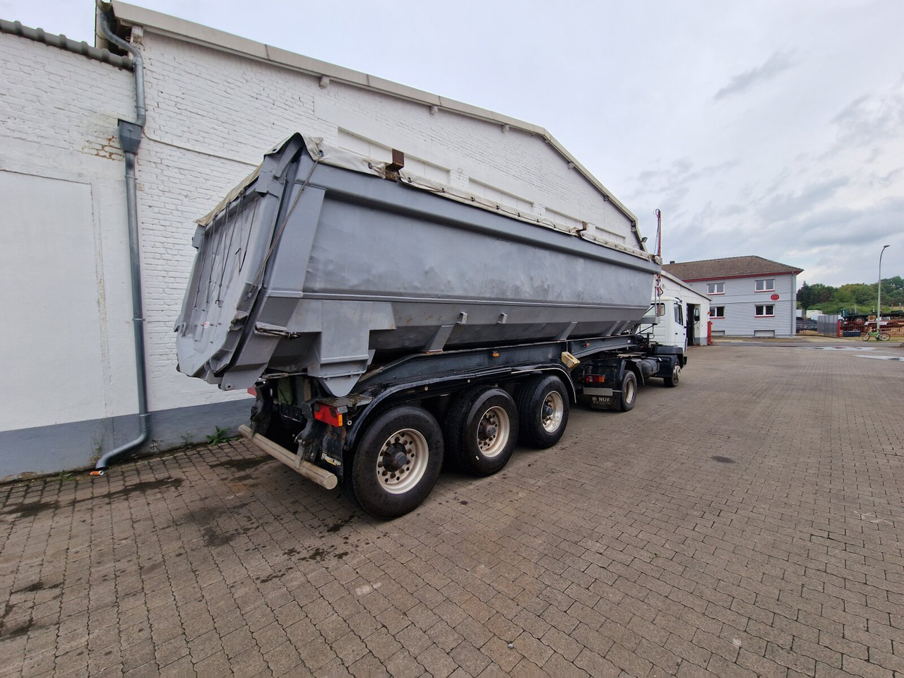 Meierling MKS 24 Meierling Combimulde MSK 24, 5.600 kg Leergew., 24 cbm - Félpótkocsi: 4 kép. Meierling MKS 24 Meierling Combimulde MSK 24, 5.600 kg Leergew., 24 cbm - Félpótkocsi: 4 kép.