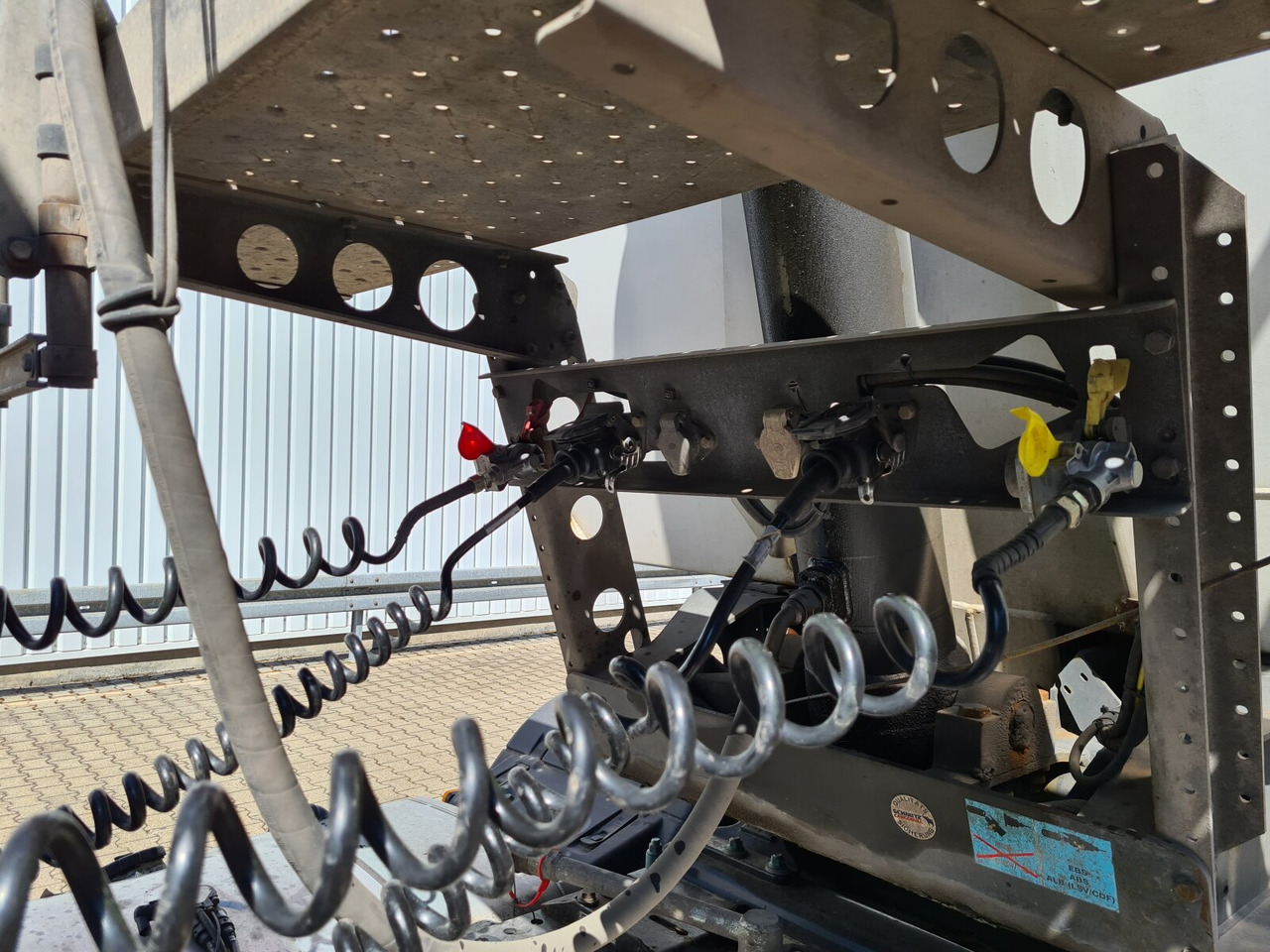 Félpótkocsi Schmitz Cargobull SKI 24 SL 7.2 SKI 24 SL 7.2, Stahlmulde ca. 24m³, Liftachse: 8 kép. Félpótkocsi Schmitz Cargobull SKI 24 SL 7.2 SKI 24 SL 7.2, Stahlmulde ca. 24m³, Liftachse: 8 kép.