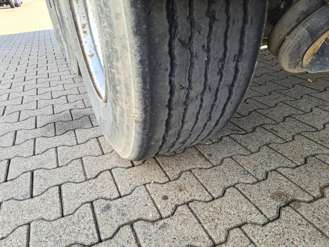 Félpótkocsi Schmitz Cargobull SKI 24 SL 7.2 SKI 24 SL 7.2, Stahlmulde ca. 24m³, Liftachse: 9 kép. Félpótkocsi Schmitz Cargobull SKI 24 SL 7.2 SKI 24 SL 7.2, Stahlmulde ca. 24m³, Liftachse: 9 kép.