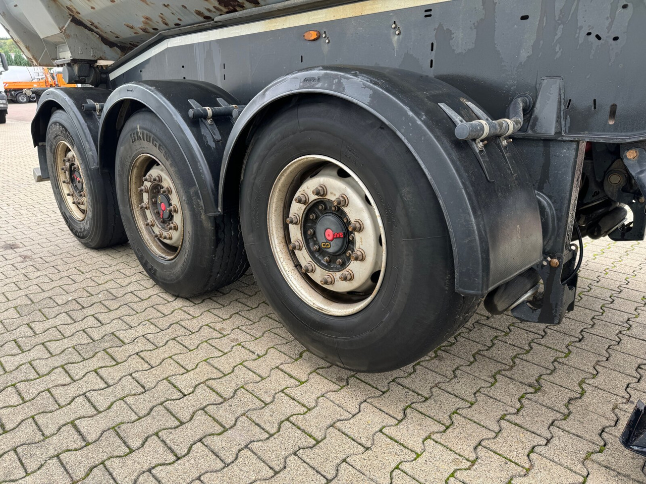 Schwarzmüller K-Serie Kippauflieger K-Serie Kippauflieger, Stahlmulde ca. 27m³, Liftachse - Félpótkocsi: 5 kép. Schwarzmüller K-Serie Kippauflieger K-Serie Kippauflieger, Stahlmulde ca. 27m³, Liftachse - Félpótkocsi: 5 kép.