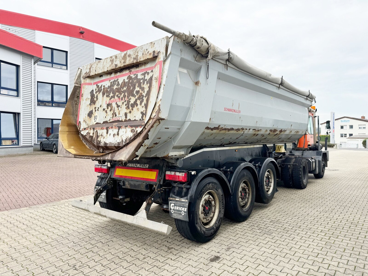 Schwarzmüller K-Serie Kippauflieger K-Serie Kippauflieger, Stahlmulde ca. 27m³, Liftachse - Félpótkocsi: 2 kép. Schwarzmüller K-Serie Kippauflieger K-Serie Kippauflieger, Stahlmulde ca. 27m³, Liftachse - Félpótkocsi: 2 kép.