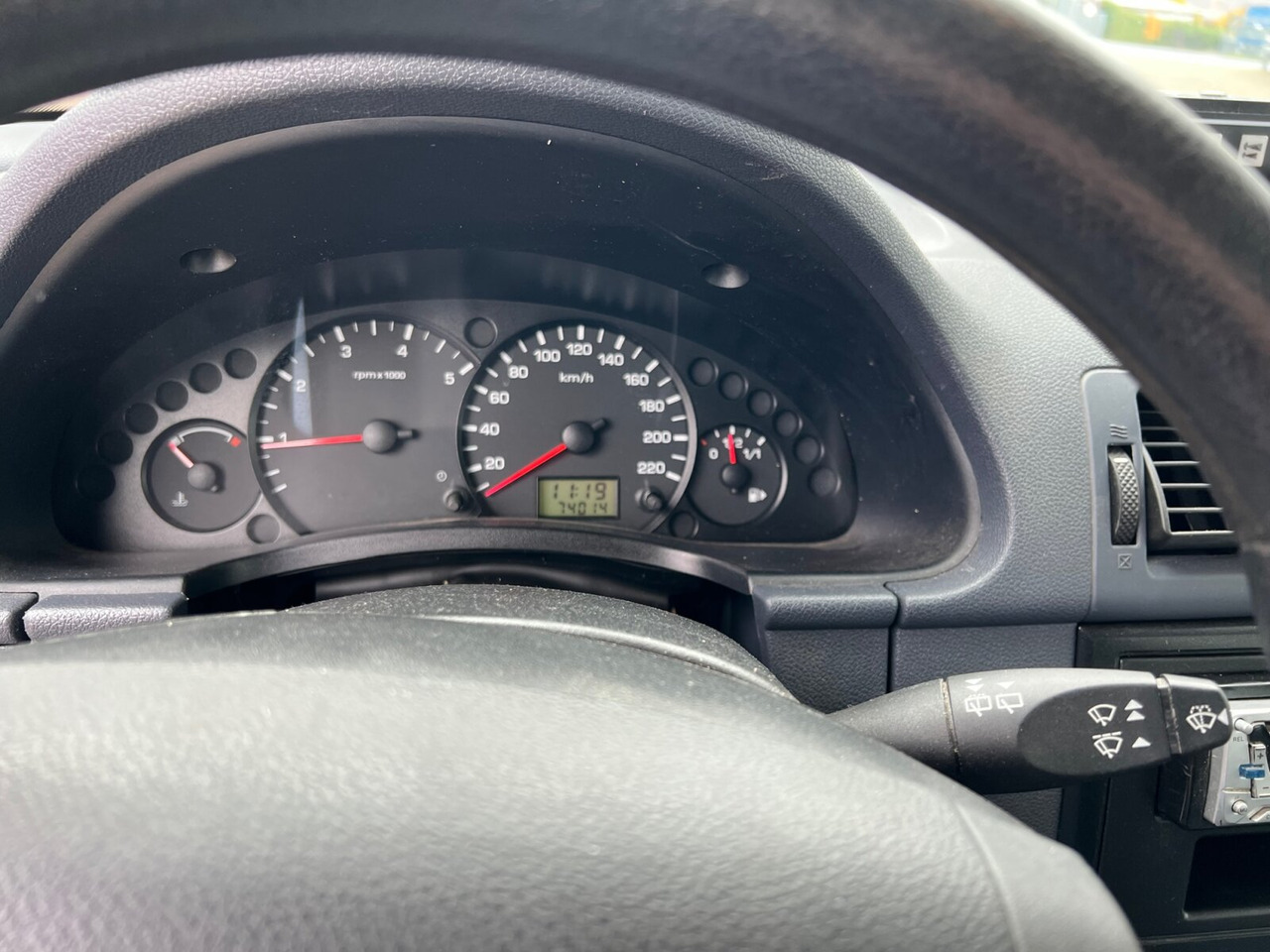 Ford Tourneo Connect 4x2 Tourneo Connect 4x2, Personentransporter, 8-Sitzer - Kis furgon: 3 kép. Ford Tourneo Connect 4x2 Tourneo Connect 4x2, Personentransporter, 8-Sitzer - Kis furgon: 3 kép.