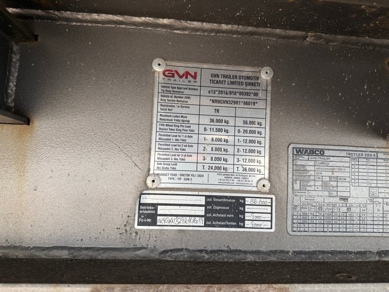 GVN Trailer 329 GVN Trailer 329, Liftachse, Verbr. auf 3m, hydr. Rampen - Félpótkocsi mélybölcsős: 3 kép. GVN Trailer 329 GVN Trailer 329, Liftachse, Verbr. auf 3m, hydr. Rampen - Félpótkocsi mélybölcsős: 3 kép.