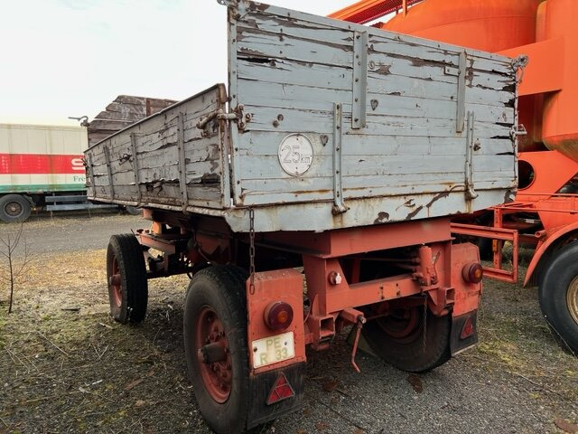 Pótkocsi billenőplatós Gummiwagen 2-Seiten-Kippanhänger Gummiwagen 2-Seiten-Kippanhänger: 6 kép.