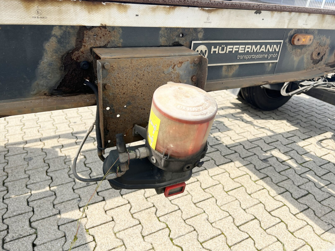 HSA 18.65 Schlittenabroller HSA 18.65 Schlittenabroller - Multiliftes/ Konténerszállító pótkocsi: 4 kép. HSA 18.65 Schlittenabroller HSA 18.65 Schlittenabroller - Multiliftes/ Konténerszállító pótkocsi: 4 kép.