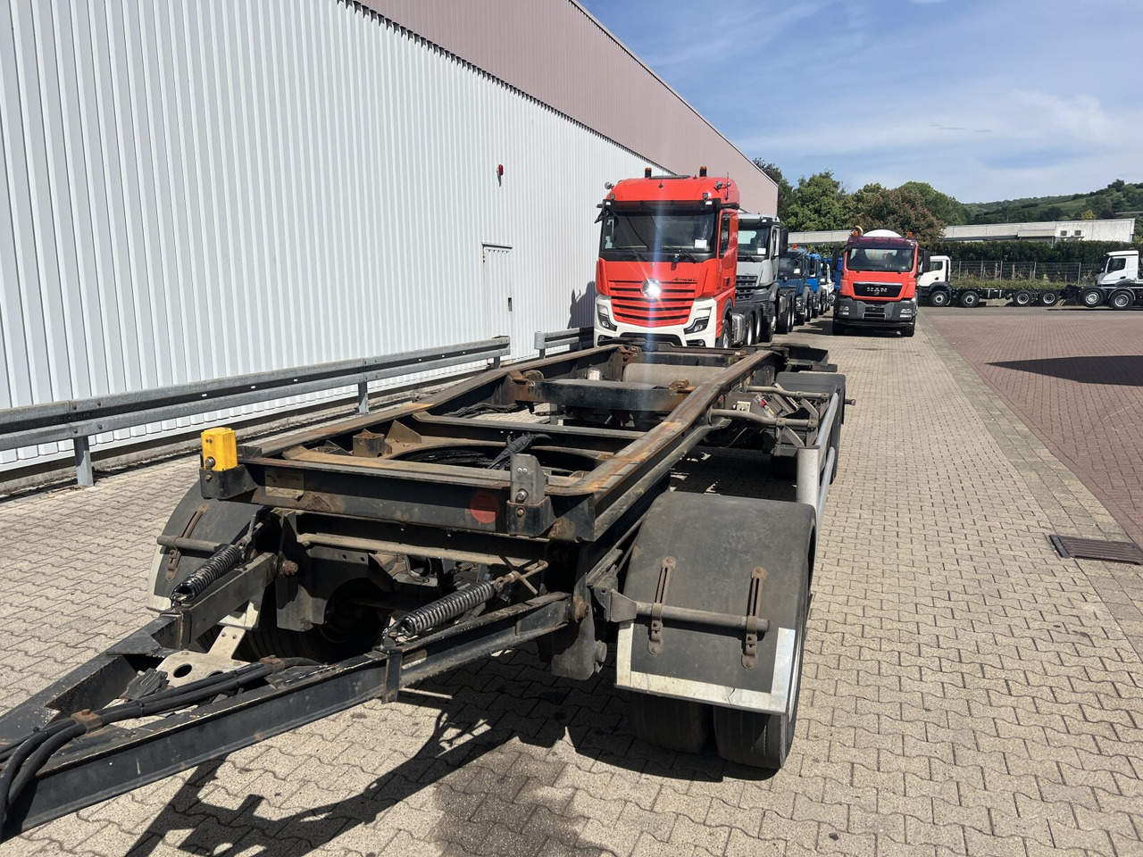HSA 18.65 Schlittenabroller HUEFFERMANN HSA 18.65 Schlittenabroller - Multiliftes/ Konténerszállító pótkocsi: 5 kép. HSA 18.65 Schlittenabroller HUEFFERMANN HSA 18.65 Schlittenabroller - Multiliftes/ Konténerszállító pótkocsi: 5 kép.