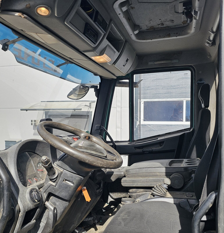 Iveco ML180E32/P 4x2 ML180E32/P 4x2 - Billenőplatós teherautó: 5 kép. Iveco ML180E32/P 4x2 ML180E32/P 4x2 - Billenőplatós teherautó: 5 kép.