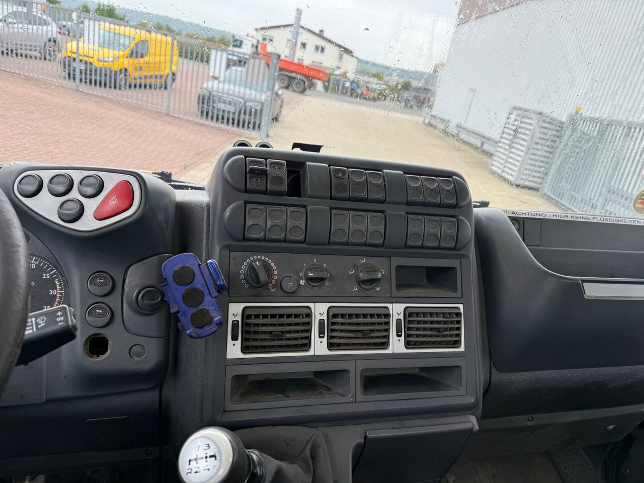 Iveco ML80E18/P 4x2 ML80E18/P 4x2, City-Abroller - Horgos rakodó teherautó: 3 kép. Iveco ML80E18/P 4x2 ML80E18/P 4x2, City-Abroller - Horgos rakodó teherautó: 3 kép.