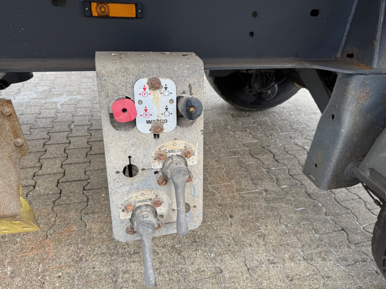 Kempf HKD 18 HKD 18, Alu-Bordwände ca. 13m³ - Pótkocsi billenőplatós: 4 kép. Kempf HKD 18 HKD 18, Alu-Bordwände ca. 13m³ - Pótkocsi billenőplatós: 4 kép.