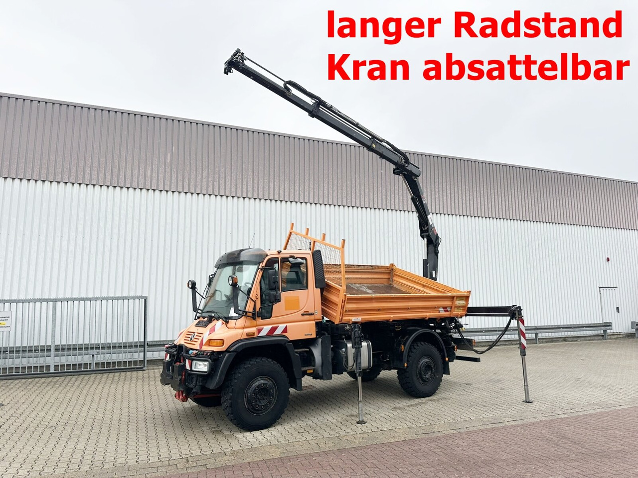 Unimog U500 4x4 U500 4x4 405/40 mit Heckkran Hiab 077-1 HiDuo, absattelbar, Funk - Kisteherautó: 1 kép. Unimog U500 4x4 U500 4x4 405/40 mit Heckkran Hiab 077-1 HiDuo, absattelbar, Funk - Kisteherautó: 1 kép.