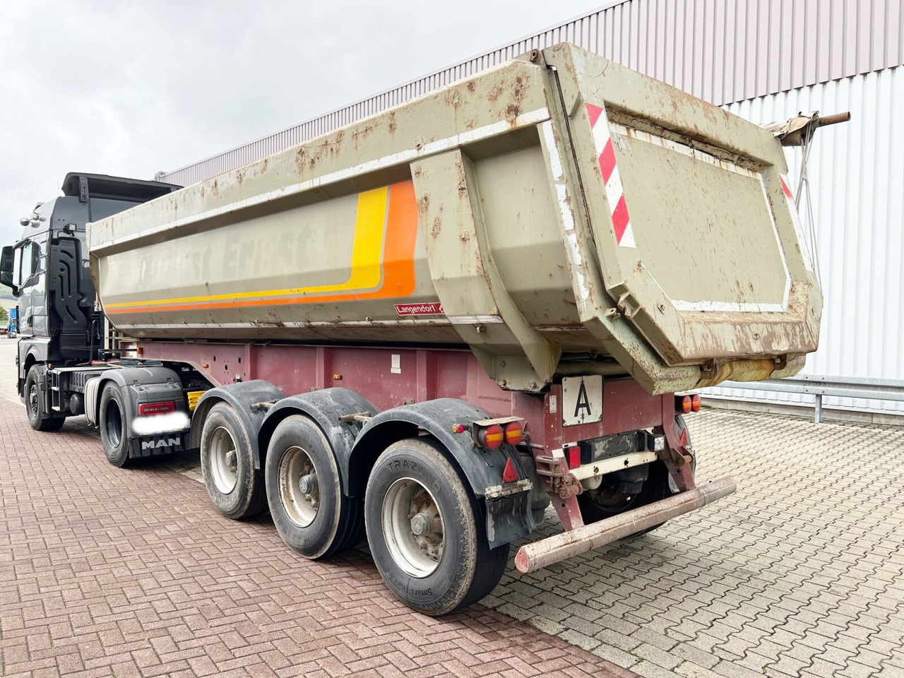 Langendorf SKS-HS 24/28 SKS-HS 24/28, Stahlmulde ca. 24m³, Liftachse - Félpótkocsi billenőplatós: 4 kép. Langendorf SKS-HS 24/28 SKS-HS 24/28, Stahlmulde ca. 24m³, Liftachse - Félpótkocsi billenőplatós: 4 kép.
