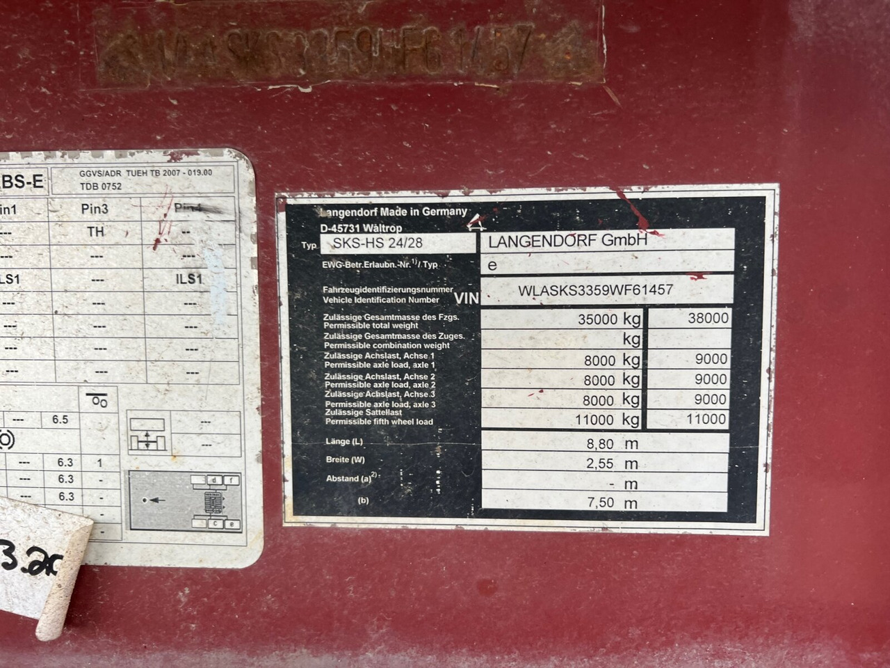 Langendorf SKS-HS 24/28 SKS-HS 24/28, Stahlmulde ca. 24m³, Liftachse - Félpótkocsi billenőplatós: 2 kép. Langendorf SKS-HS 24/28 SKS-HS 24/28, Stahlmulde ca. 24m³, Liftachse - Félpótkocsi billenőplatós: 2 kép.