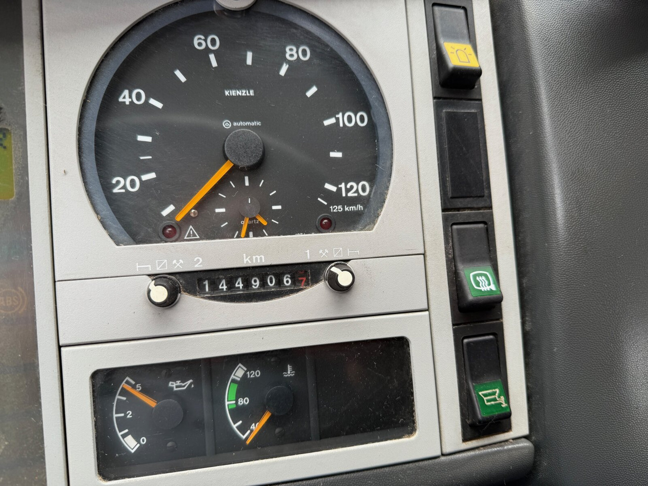 MAN 14.225 LAK 4x4 BB 14.225 LAK 4x4 BB, Winterdienstausstattung - Billenőplatós teherautó: 4 kép. MAN 14.225 LAK 4x4 BB 14.225 LAK 4x4 BB, Winterdienstausstattung - Billenőplatós teherautó: 4 kép.
