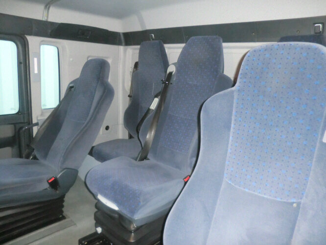 MAN TGA 18.350 4x2 LL TGA 18.350 4x2 LL, Fahrschule - Cserefelépítményes teherautó: 5 kép. MAN TGA 18.350 4x2 LL TGA 18.350 4x2 LL, Fahrschule - Cserefelépítményes teherautó: 5 kép.