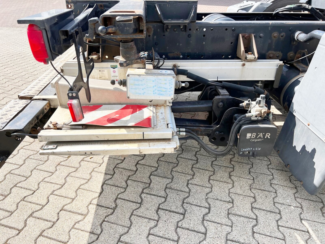 MAN TGA 26.440 6X2-2 LL TGA 26.440 6X2-2 LL, Intarder, Liftachse, LBW BÄR unterfaltbar lízing MAN TGA 26.440 6X2-2 LL TGA 26.440 6X2-2 LL, Intarder, Liftachse, LBW BÄR unterfaltbar: 10 kép.