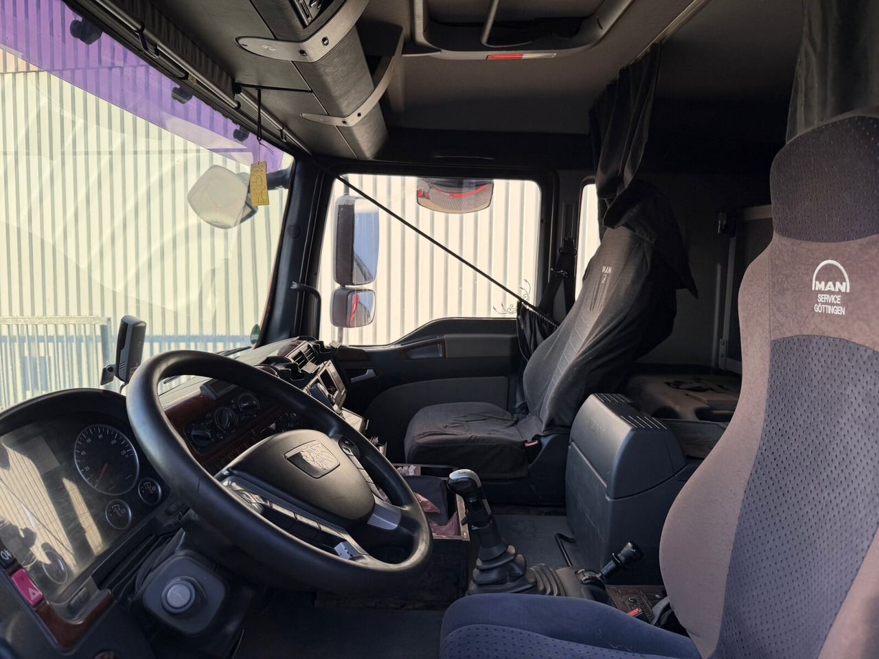 MAN TGA 26.480 6X6H BL TGA 26.480 6X6H BL, HydroDrive, Intarder, Wechselsystem (Sattelplatte) - Billenőplatós teherautó: 5 kép. MAN TGA 26.480 6X6H BL TGA 26.480 6X6H BL, HydroDrive, Intarder, Wechselsystem (Sattelplatte) - Billenőplatós teherautó: 5 kép.