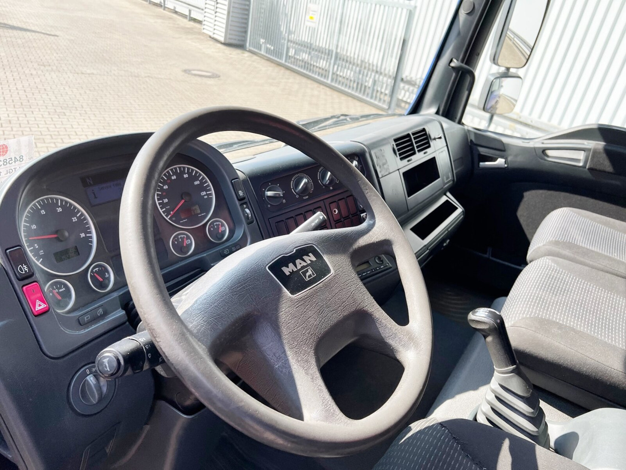 MAN TGL 12.180/210 4x2 BB TGL 12.180/210 4x2 BB, City-Abroller, Kran AMCO VEBA 807N2S - Horgos rakodó teherautó, Darus autó: 4 kép. MAN TGL 12.180/210 4x2 BB TGL 12.180/210 4x2 BB, City-Abroller, Kran AMCO VEBA 807N2S - Horgos rakodó teherautó, Darus autó: 4 kép.