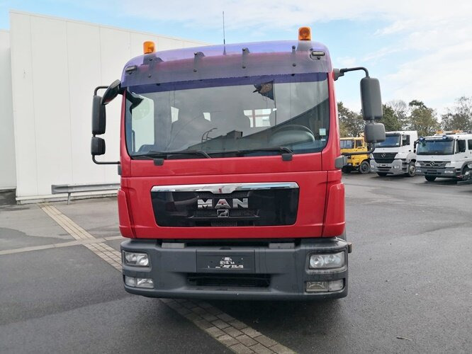 MAN TGL 12.180 4x2 BB Doka TGL 12.180 4x2 BB Doka - Billenőplatós teherautó: 5 kép. MAN TGL 12.180 4x2 BB Doka TGL 12.180 4x2 BB Doka - Billenőplatós teherautó: 5 kép.