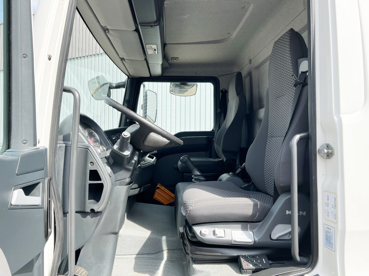 Interior photo 1: Új Alvaz teherautó MAN TGL 12.210 4X2 BL TGL 12.210 4X2 BL