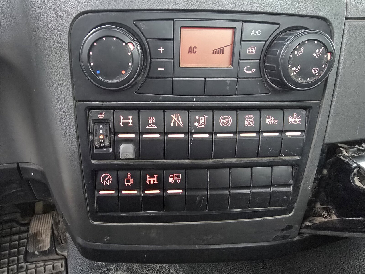 MAN TGL 12.250 BL/4x2 TGL 12.250 BL/4x2, Palfinger Abroller P 07-25MPA, 2xAHK-ÖL - Horgos rakodó teherautó: 2 kép. MAN TGL 12.250 BL/4x2 TGL 12.250 BL/4x2, Palfinger Abroller P 07-25MPA, 2xAHK-ÖL - Horgos rakodó teherautó: 2 kép.