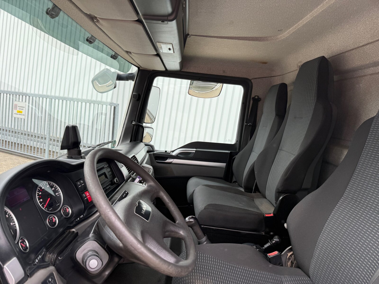 MAN TGL 8.220 4x2 BB TGL 8.220 4x2 BB, 2x AHK - Billenőplatós teherautó: 3 kép. MAN TGL 8.220 4x2 BB TGL 8.220 4x2 BB, 2x AHK - Billenőplatós teherautó: 3 kép.