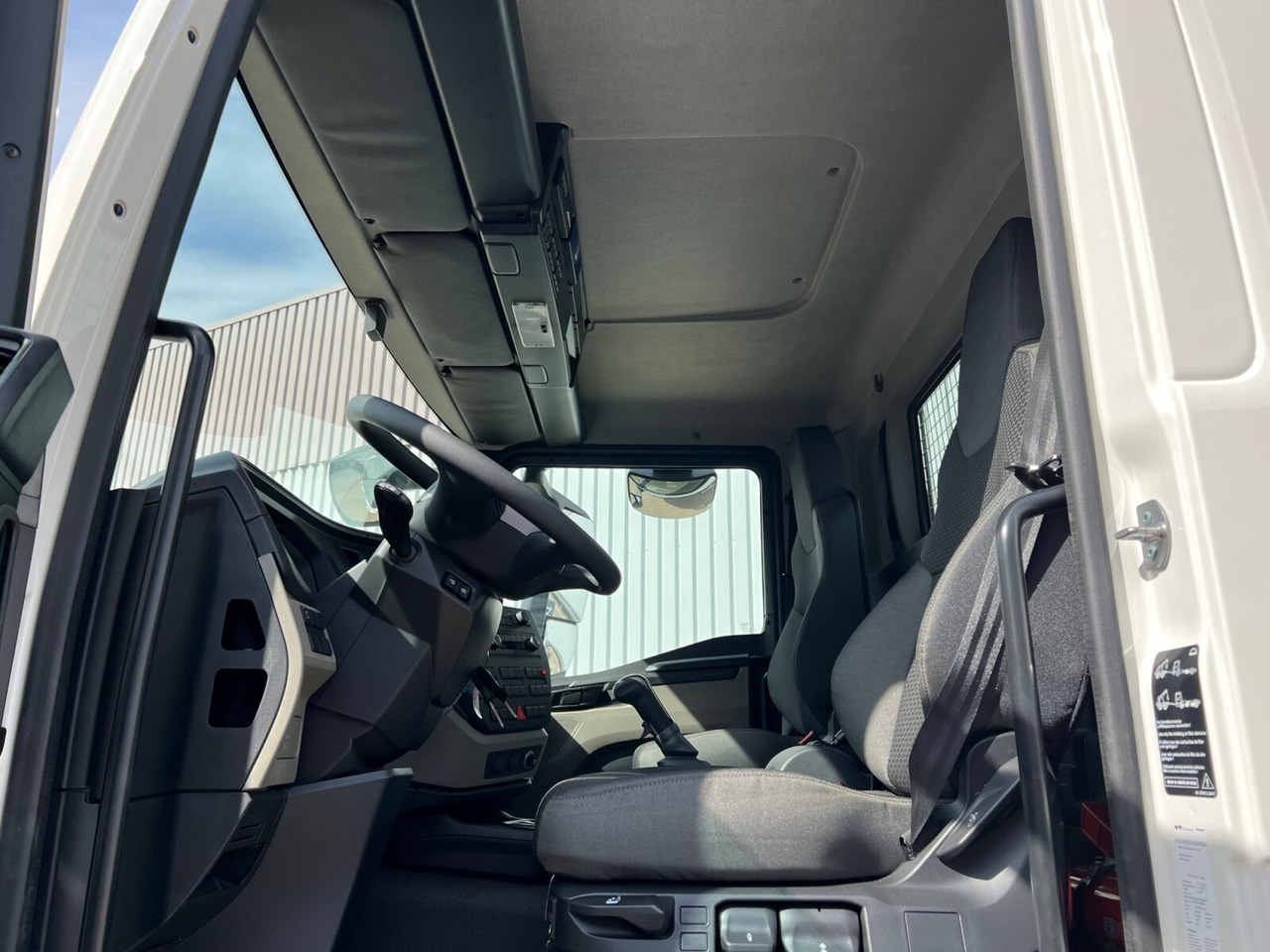 MAN TGM 18.250/340 4x2 BL CH TGM 18.250/340 4x2 BL CH, Funk, 2x VORHANDEN - Horgos rakodó teherautó: 4 kép. MAN TGM 18.250/340 4x2 BL CH TGM 18.250/340 4x2 BL CH, Funk, 2x VORHANDEN - Horgos rakodó teherautó: 4 kép.