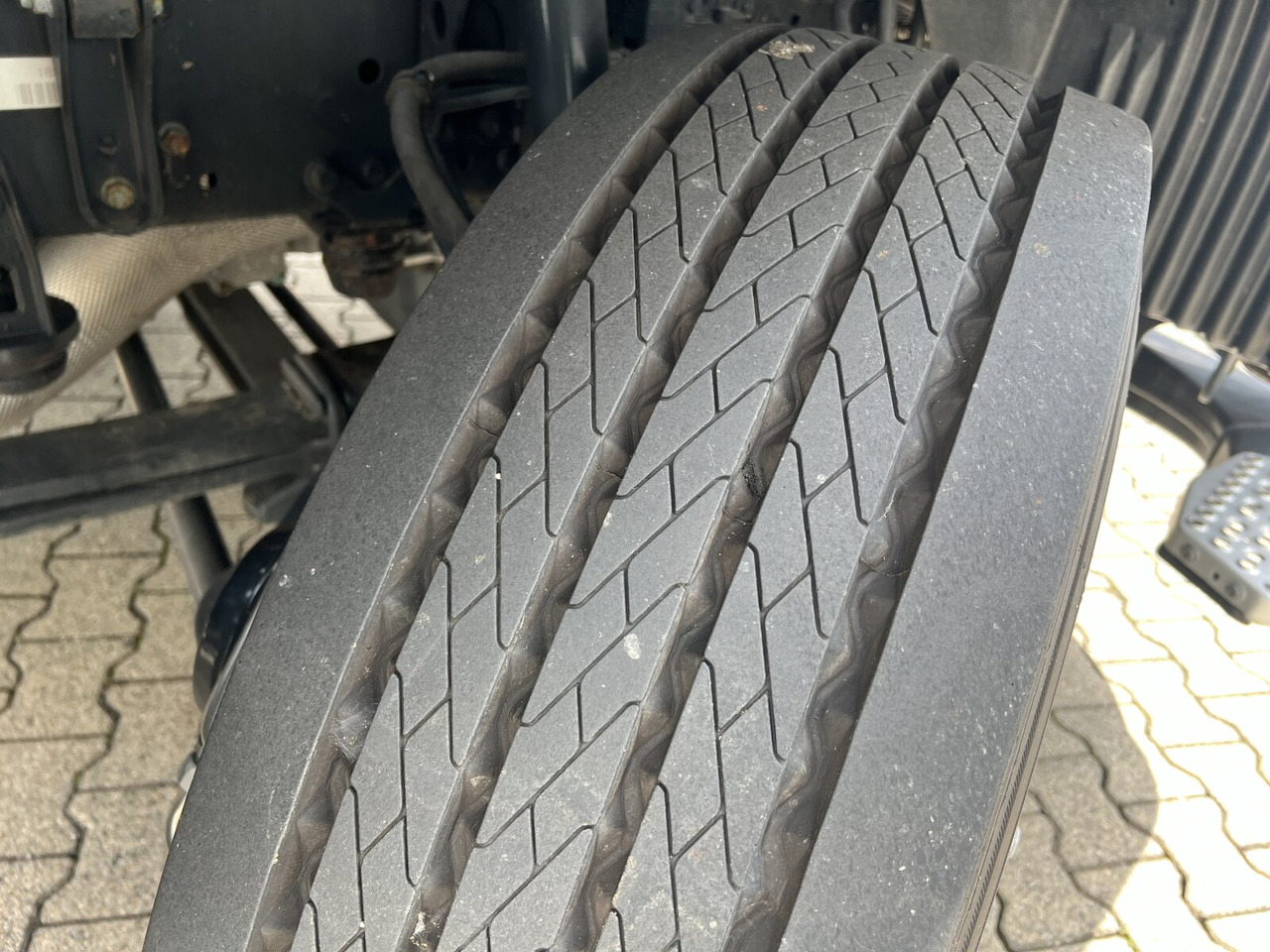 MAN TGS 26.320 6X2-4 BL TGS 26.320 6X2-4 BL, Lenk-/Liftachse, Rechtslenker, Export Only! - Alvaz teherautó: 4 kép. MAN TGS 26.320 6X2-4 BL TGS 26.320 6X2-4 BL, Lenk-/Liftachse, Rechtslenker, Export Only! - Alvaz teherautó: 4 kép.