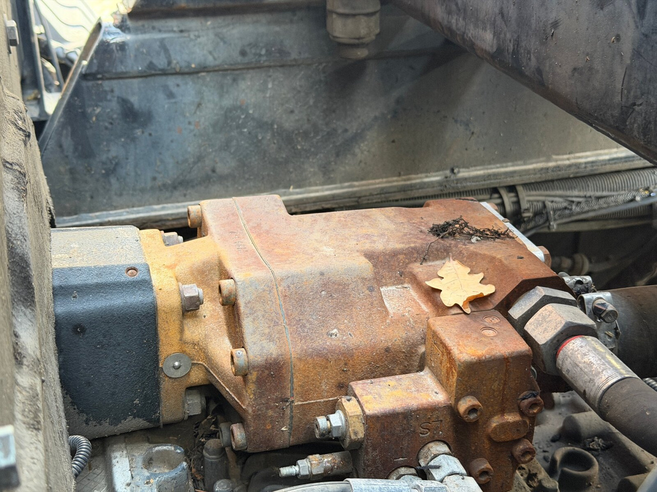 MAN TGS 26.400 6x2-4 BL TGS 26.400 6x2-4 BL, Motorabtrieb, Lenk-/Liftachse, Kran Epsilon Q180ZR95TR - Horgos rakodó teherautó, Darus autó: 4 kép. MAN TGS 26.400 6x2-4 BL TGS 26.400 6x2-4 BL, Motorabtrieb, Lenk-/Liftachse, Kran Epsilon Q180ZR95TR - Horgos rakodó teherautó, Darus autó: 4 kép.