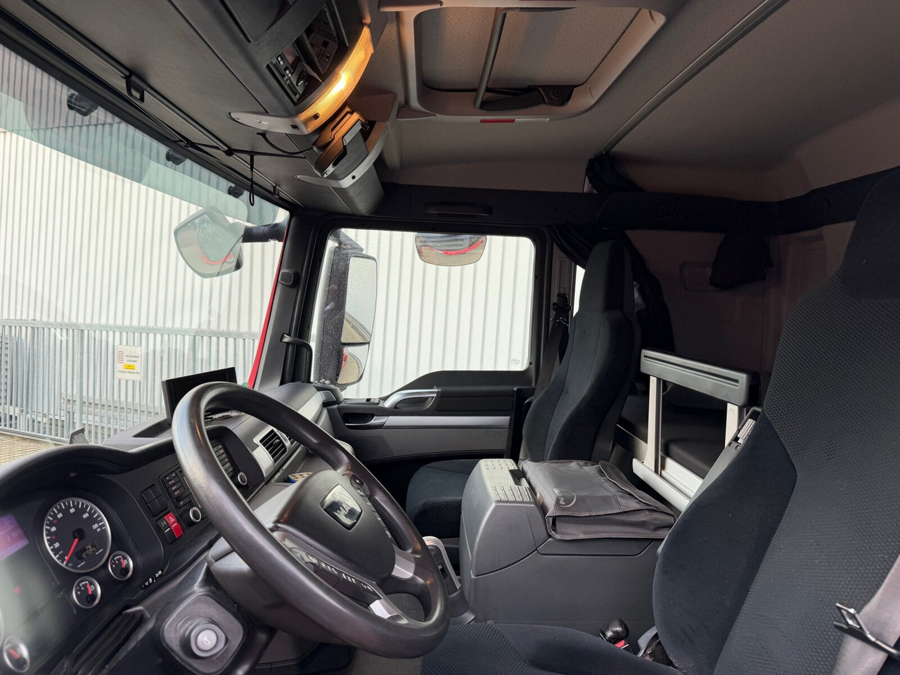 MAN TGS 26.400 6x2-4 LL TGS 26.400 6x2-4 LL, Lenk-/Lift, Navi, ADR, Esterer Tank ca. 19270l, 2 Kammern, Funk - Tartályos teherautó: 5 kép. MAN TGS 26.400 6x2-4 LL TGS 26.400 6x2-4 LL, Lenk-/Lift, Navi, ADR, Esterer Tank ca. 19270l, 2 Kammern, Funk - Tartályos teherautó: 5 kép.