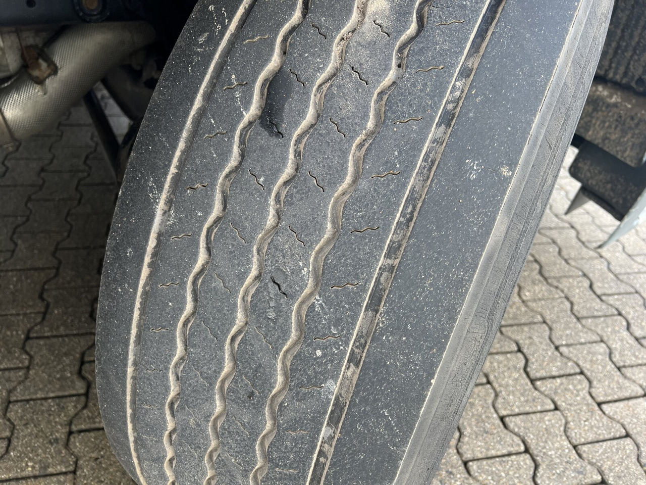 MAN TGS 26.400 6x2-4 LL TGS 26.400 6x2-4 LL, Navi, Lenk-/Liftachse, Heckkran Palfinger PK20001-K B, Funk - Darus autó, Platós teherautó: 4 kép. MAN TGS 26.400 6x2-4 LL TGS 26.400 6x2-4 LL, Navi, Lenk-/Liftachse, Heckkran Palfinger PK20001-K B, Funk - Darus autó, Platós teherautó: 4 kép.