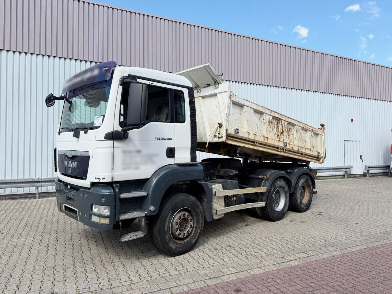MAN TGS 26.400 6x4 BB TGS 26.400 6x4 BB - Billenőplatós teherautó: 1 kép. MAN TGS 26.400 6x4 BB TGS 26.400 6x4 BB - Billenőplatós teherautó: 1 kép.