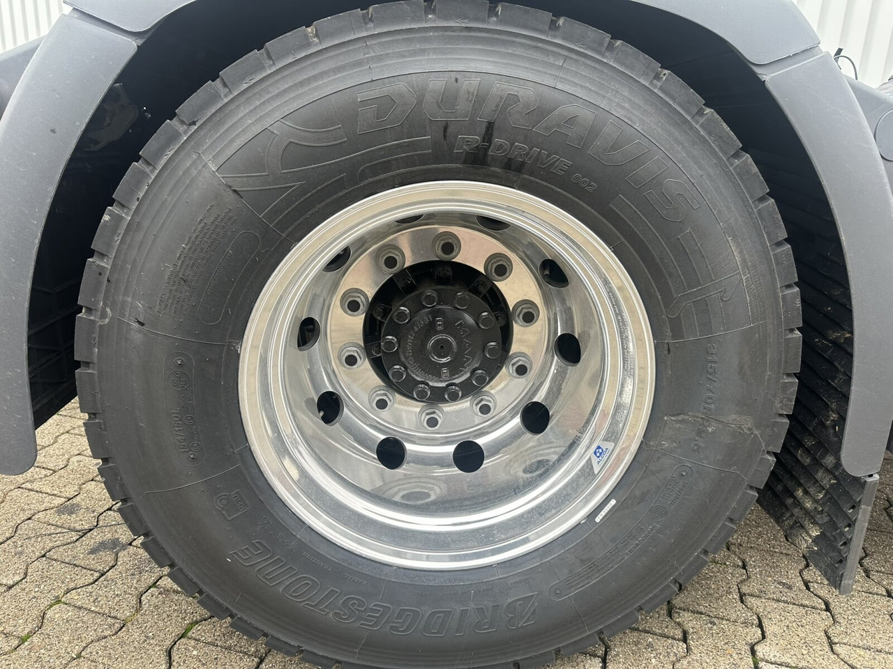 MAN TGS 26.440 6x2-4 LL CH TGS 26.440 6x2-4 LL CH, Lenk-/Liftachse, Navi, LED - Alvaz teherautó: 5 kép. MAN TGS 26.440 6x2-4 LL CH TGS 26.440 6x2-4 LL CH, Lenk-/Liftachse, Navi, LED - Alvaz teherautó: 5 kép.