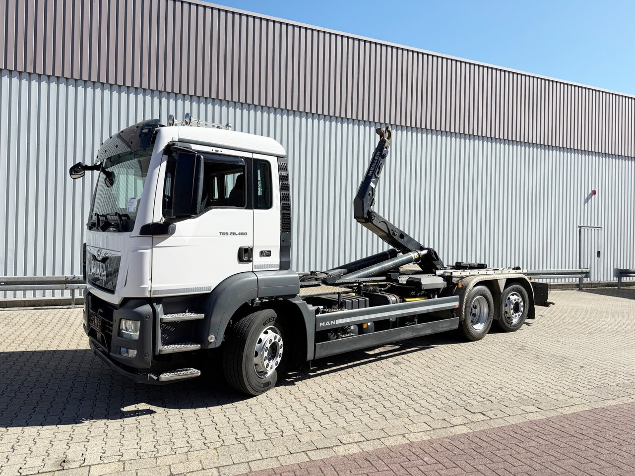 MAN TGS 26.460 6x2-4 BL TGS 26.460 6x2-4 BL, Lenk-/Liftachse, Motorabtrieb - Horgos rakodó teherautó: 1 kép. MAN TGS 26.460 6x2-4 BL TGS 26.460 6x2-4 BL, Lenk-/Liftachse, Motorabtrieb - Horgos rakodó teherautó: 1 kép.